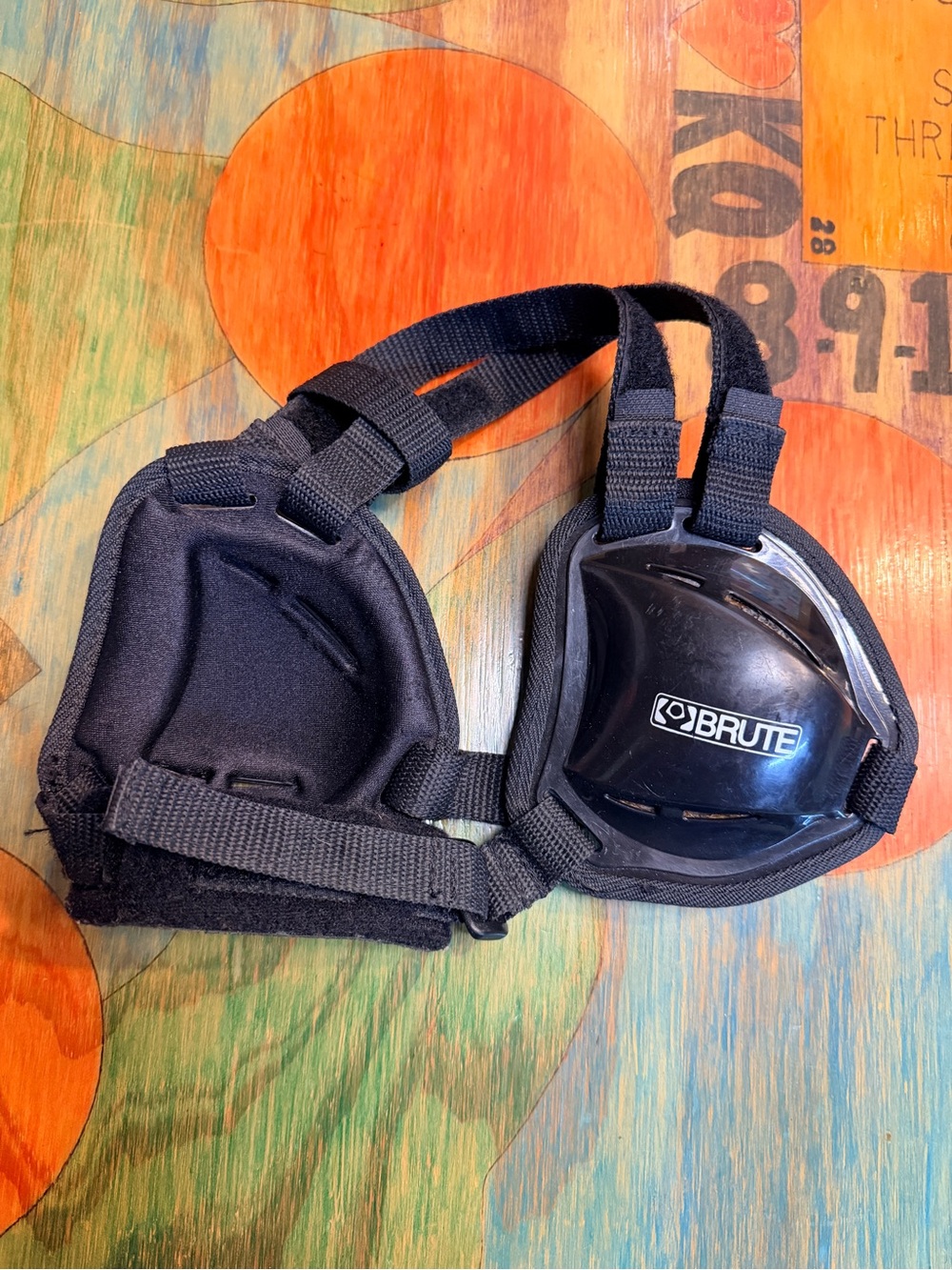 Brute Wrestling Headgear Ear Guards Black Adjustable Straps Youth Unisex White L